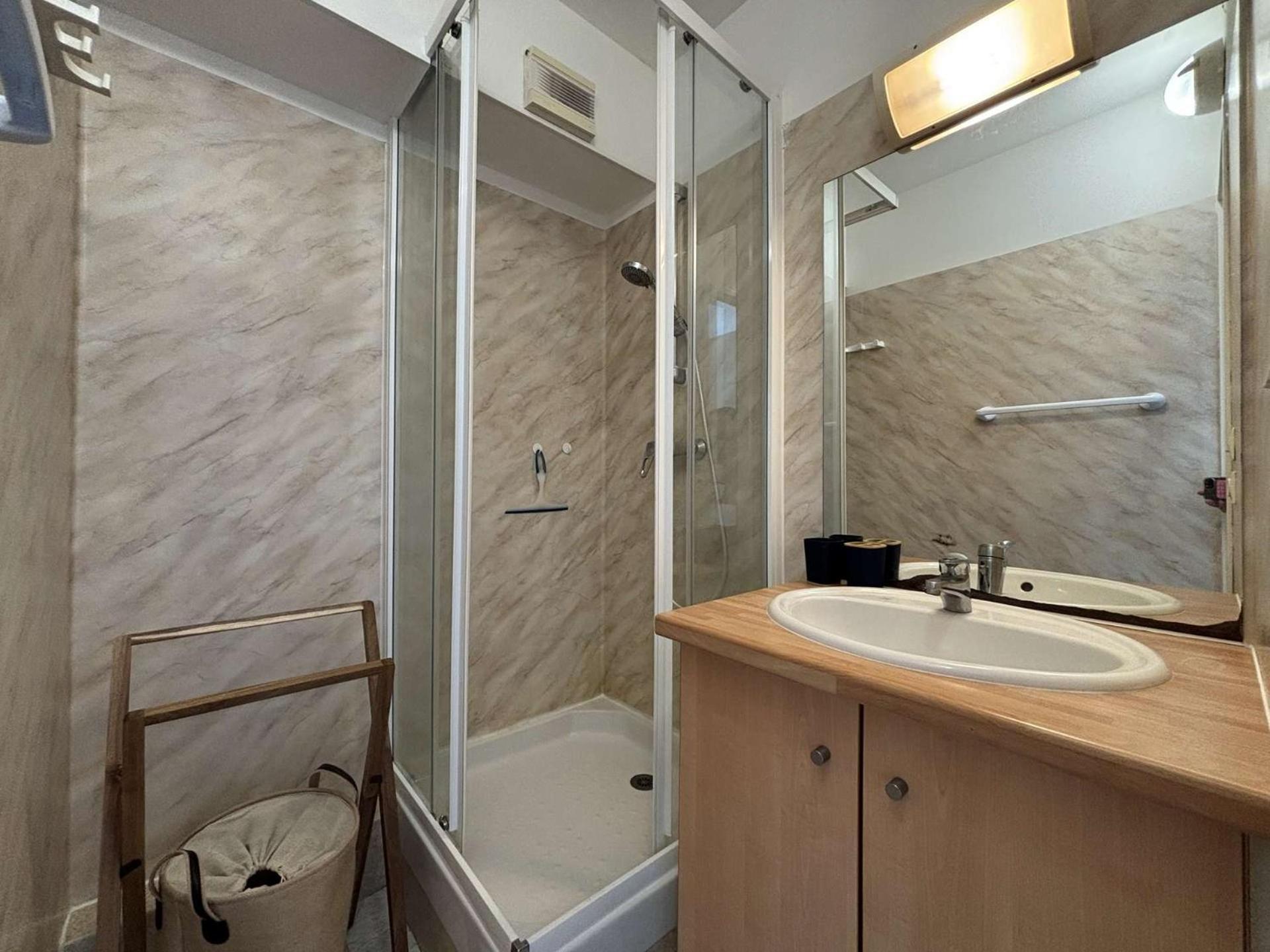 Appt 2 Pieces - Lr030-b217 Appartement *